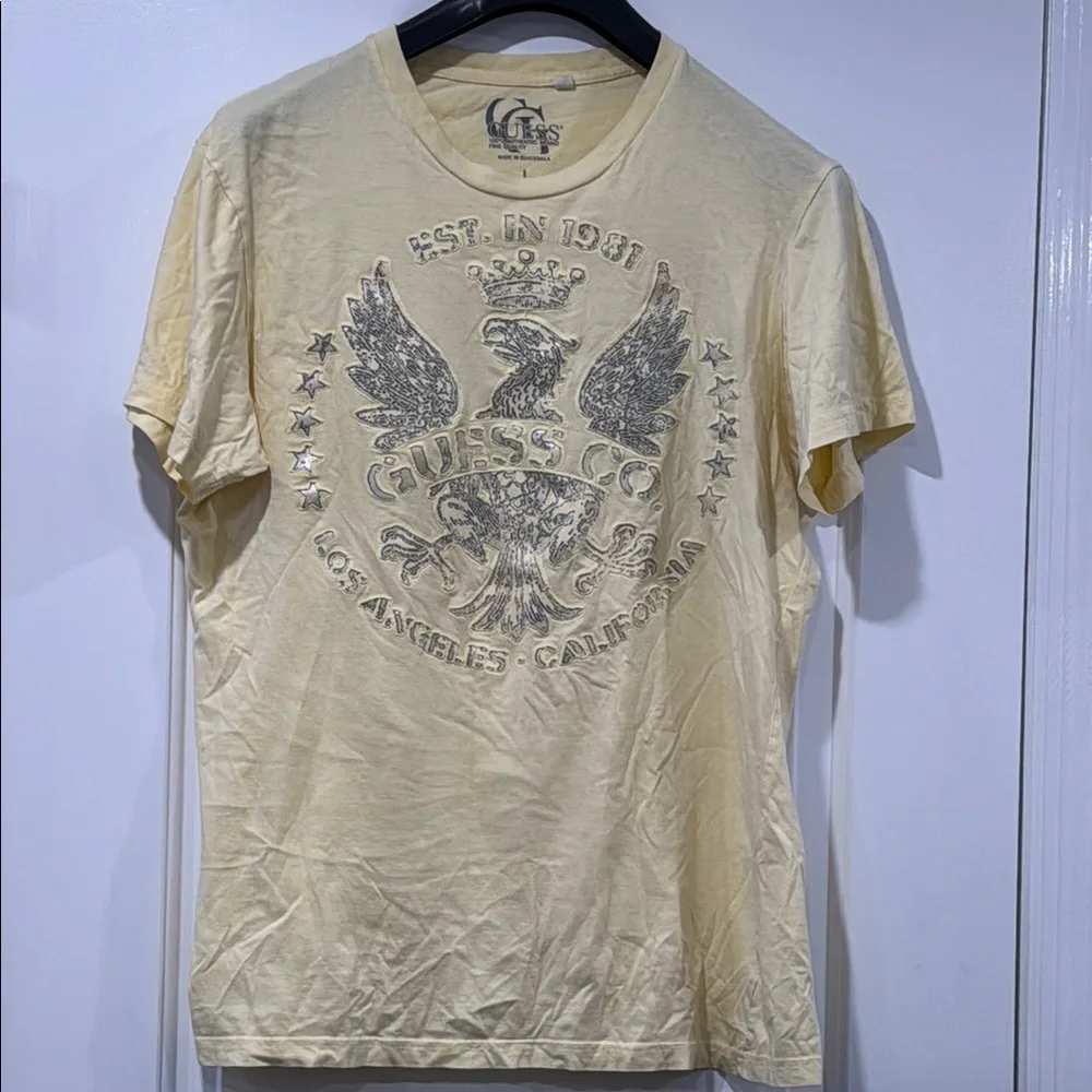 Guess Men's Yellow Graphic Short Sleeve T-Shirt Size Large - Picture 1 of 3